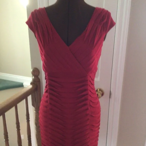 Red Dress - Picture 9 of 9